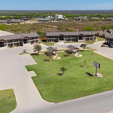 Eagle'S Den Suites Cotulla A Travelodge By Wyndham Ngoại thất bức ảnh