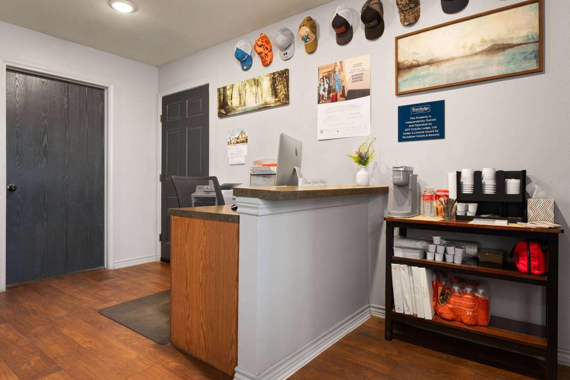 Eagle'S Den Suites Cotulla A Travelodge By Wyndham Ngoại thất bức ảnh