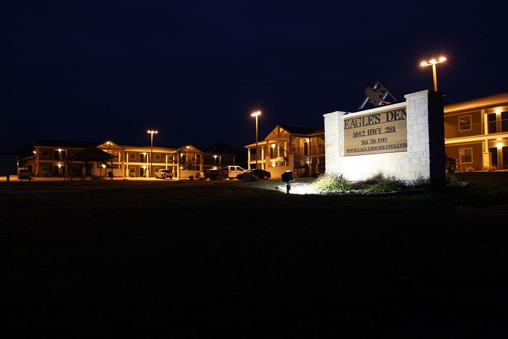 Eagle'S Den Suites Cotulla A Travelodge By Wyndham Ngoại thất bức ảnh
