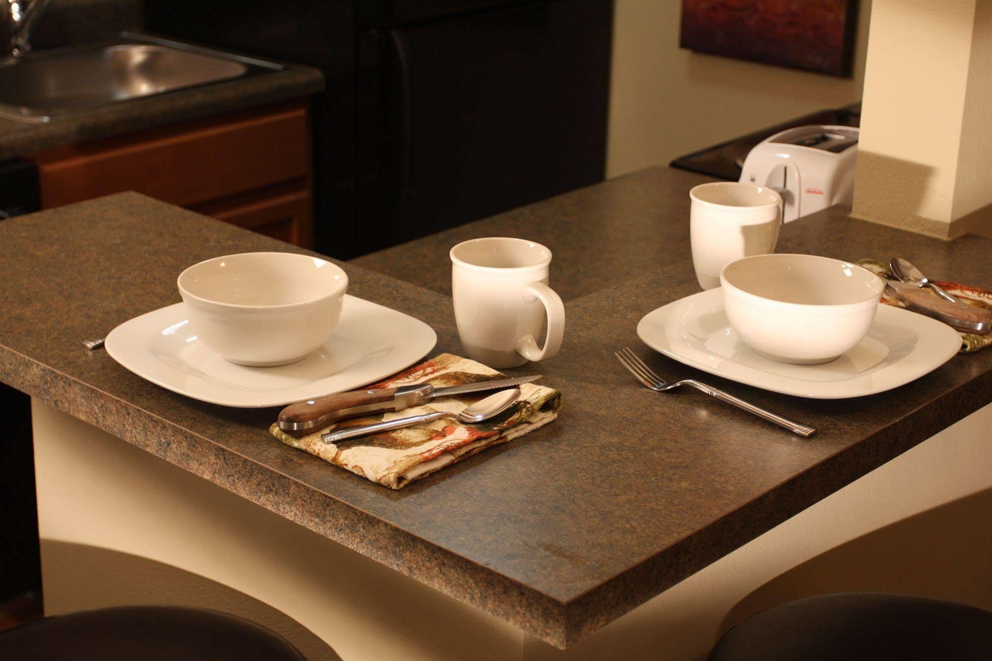 Eagle'S Den Suites Cotulla A Travelodge By Wyndham Ngoại thất bức ảnh