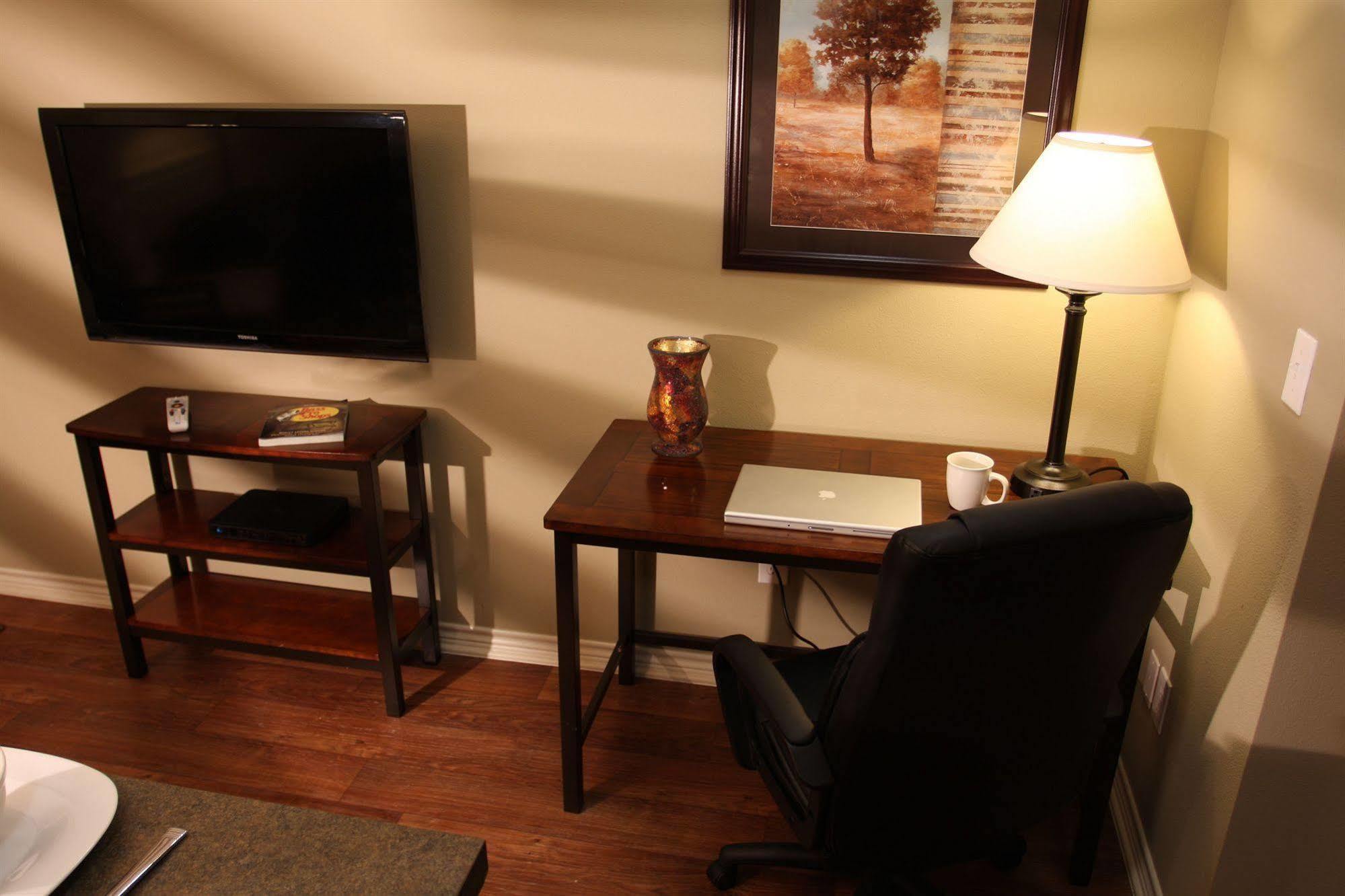 Eagle'S Den Suites Cotulla A Travelodge By Wyndham Ngoại thất bức ảnh