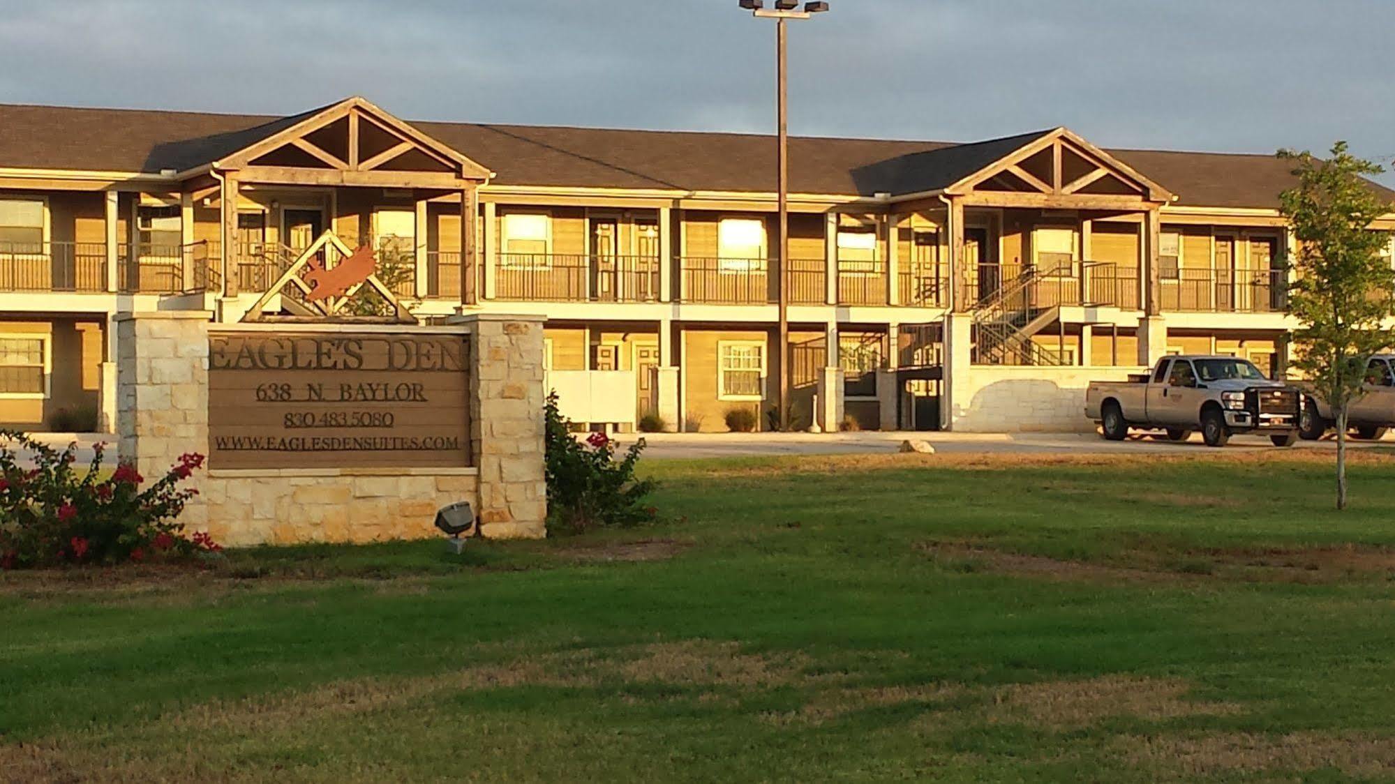 Eagle'S Den Suites Cotulla A Travelodge By Wyndham Ngoại thất bức ảnh